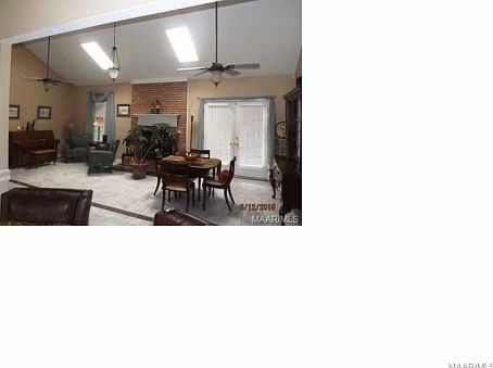 3rd image of 233 Elm Dr