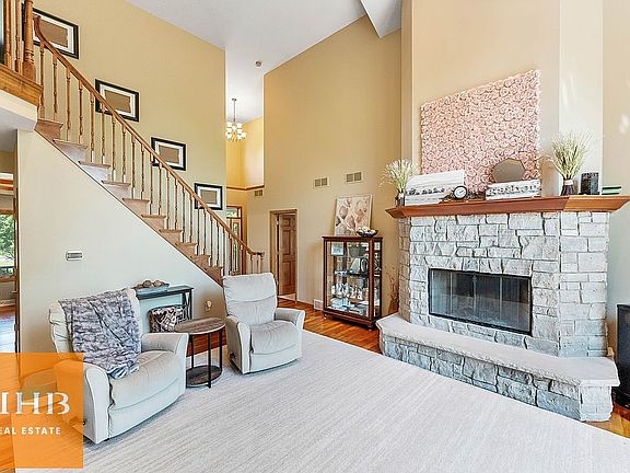 2nd image of 6255 Crestwood Dr