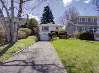 1060 Brook View Ave, Burlington, ON L7T1V6