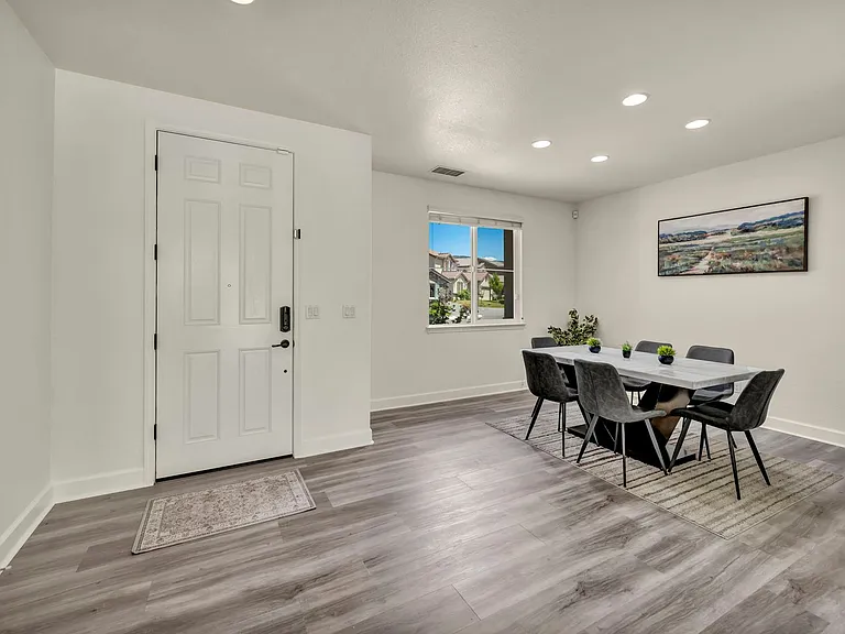 10677 Foxberry Park Dr — Photo 12