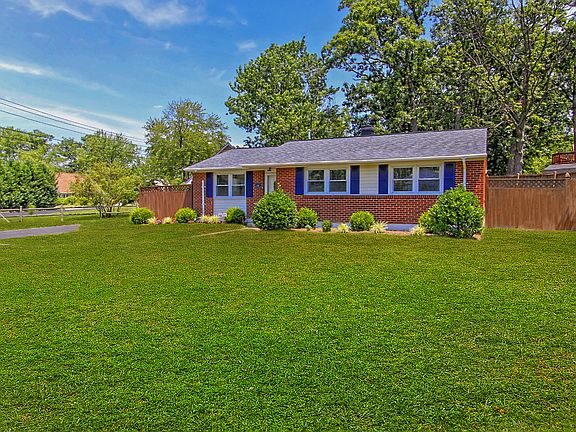 4th image of 4811 Upland Dr