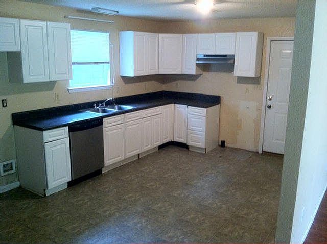 2nd image of 609 McKinley St