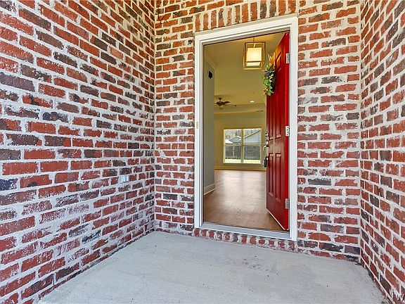 3rd image of 6222 Mimosa Gardens Cir