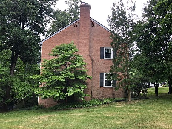 3rd image of 2324 Heronhill Pl