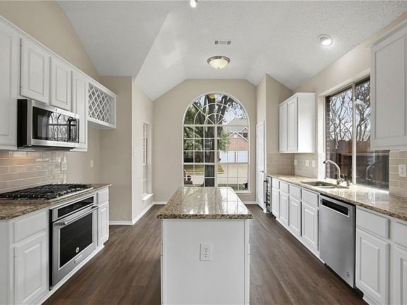 3rd image of 1705 Meyerwood Ln S