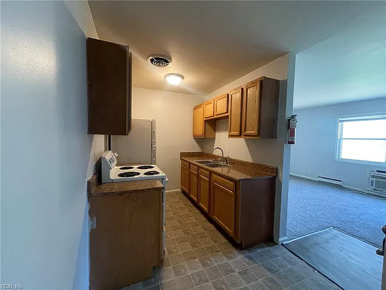 243 Maryland Ave #A — Photo 7