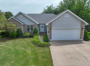 1825 W Timber Ridge Dr, Sedalia, MO 65301