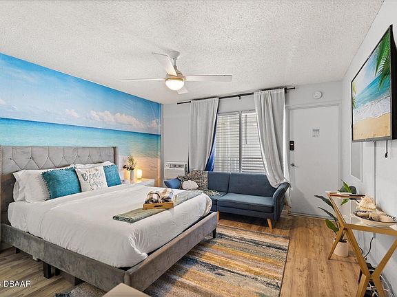 4th image of 935 S Atlantic Ave #221