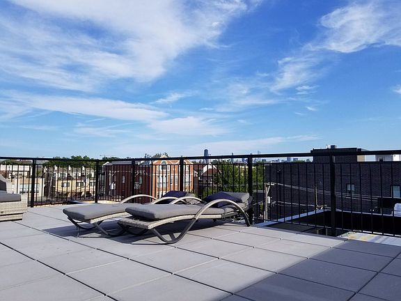4th image of 1409 W Diversey Pkwy #211
