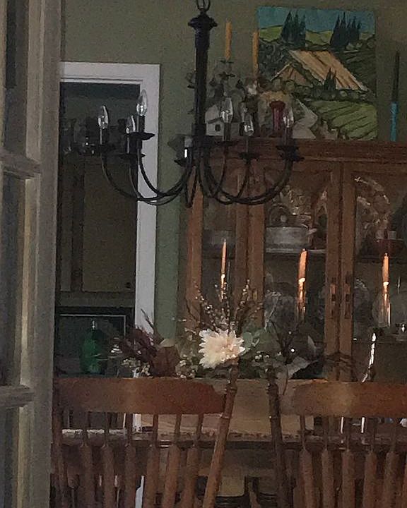 Looking into dining room frf