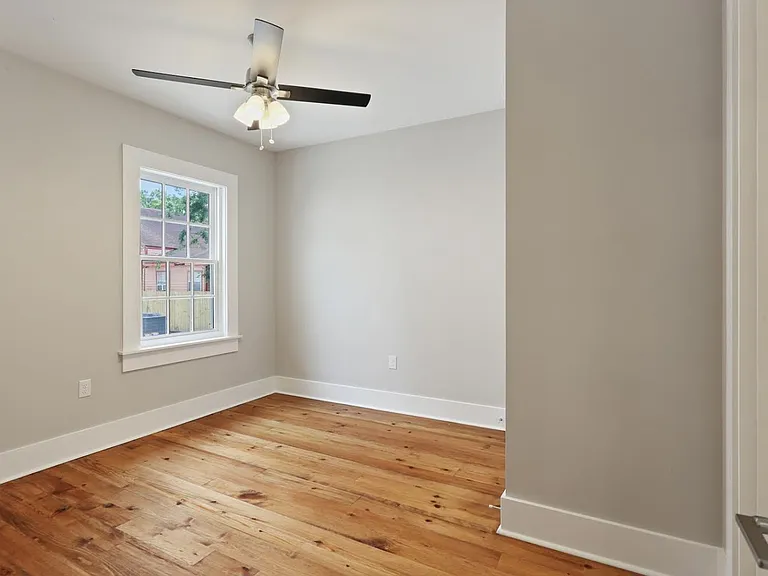 2617-19 Carondelet St #2619 — Photo 2