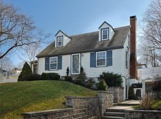 12 Harborview Dr, Hingham, MA 02043