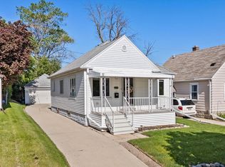 2147 S 90th St, West Allis, WI 53227