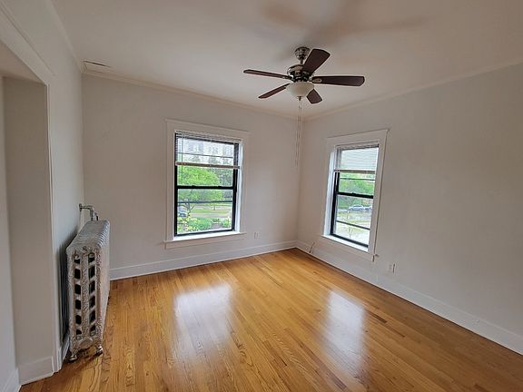 4th image of 716 Clark St #4659469
