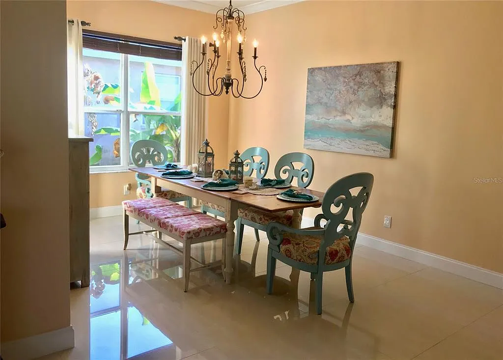 3 bed, 2.0 bath, 2235 sqft, $3,300 — Photo 2