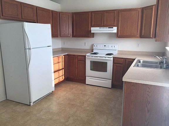 5th image of 1070 Arlington Ave