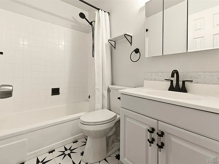 1910 Centaur Cir — Photo 14