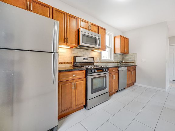 3rd image of 27-29 Marion Pl #2