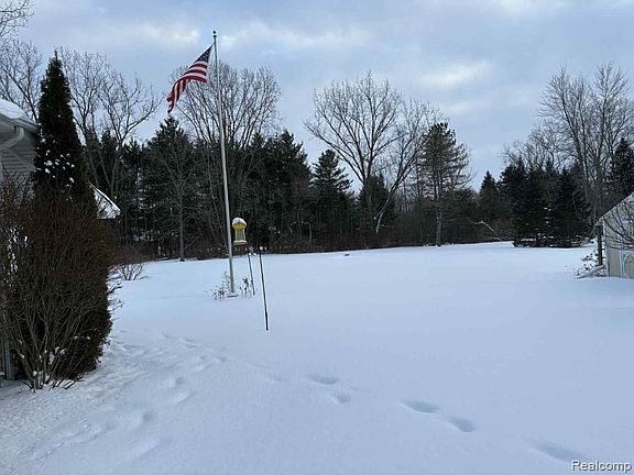 2nd image of 3821 Myrtle Rd