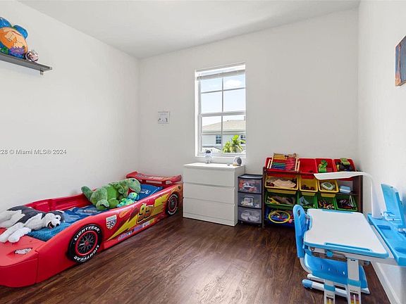 5th image of 389 NE 5th Pl