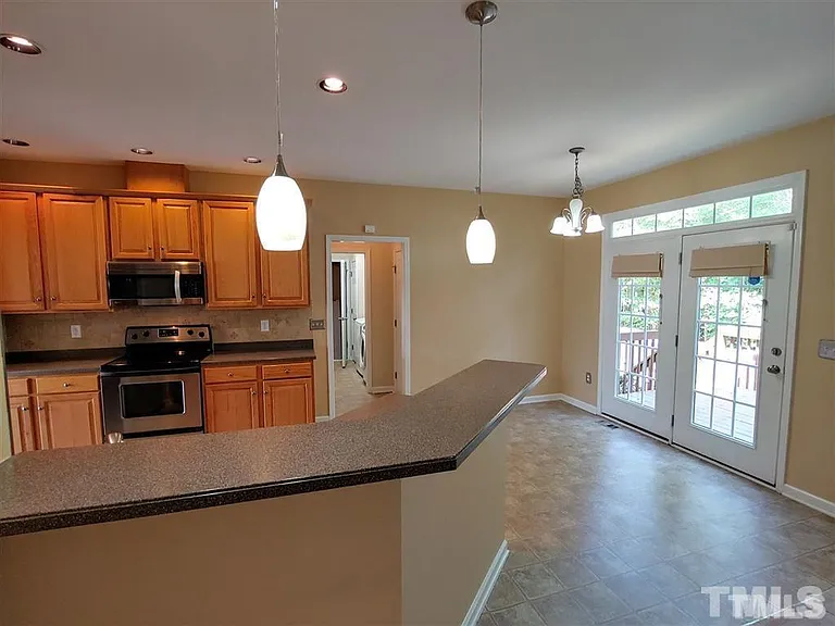 24 Sydenham Rd — Photo 3