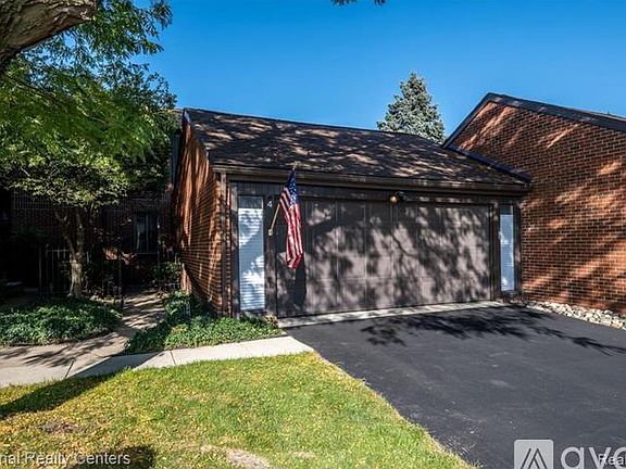2nd image of 4 Kimberly Ln #59