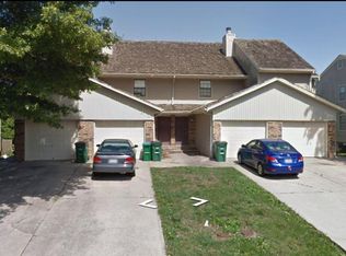 215 NE Timbercreek Dr #215, Lees Summit, MO 64086
