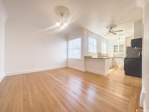 3rd image of 2041 Oak St