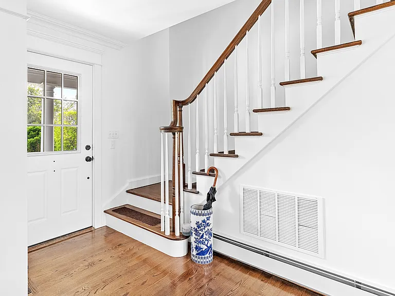 11 Leos Ln — Photo 7