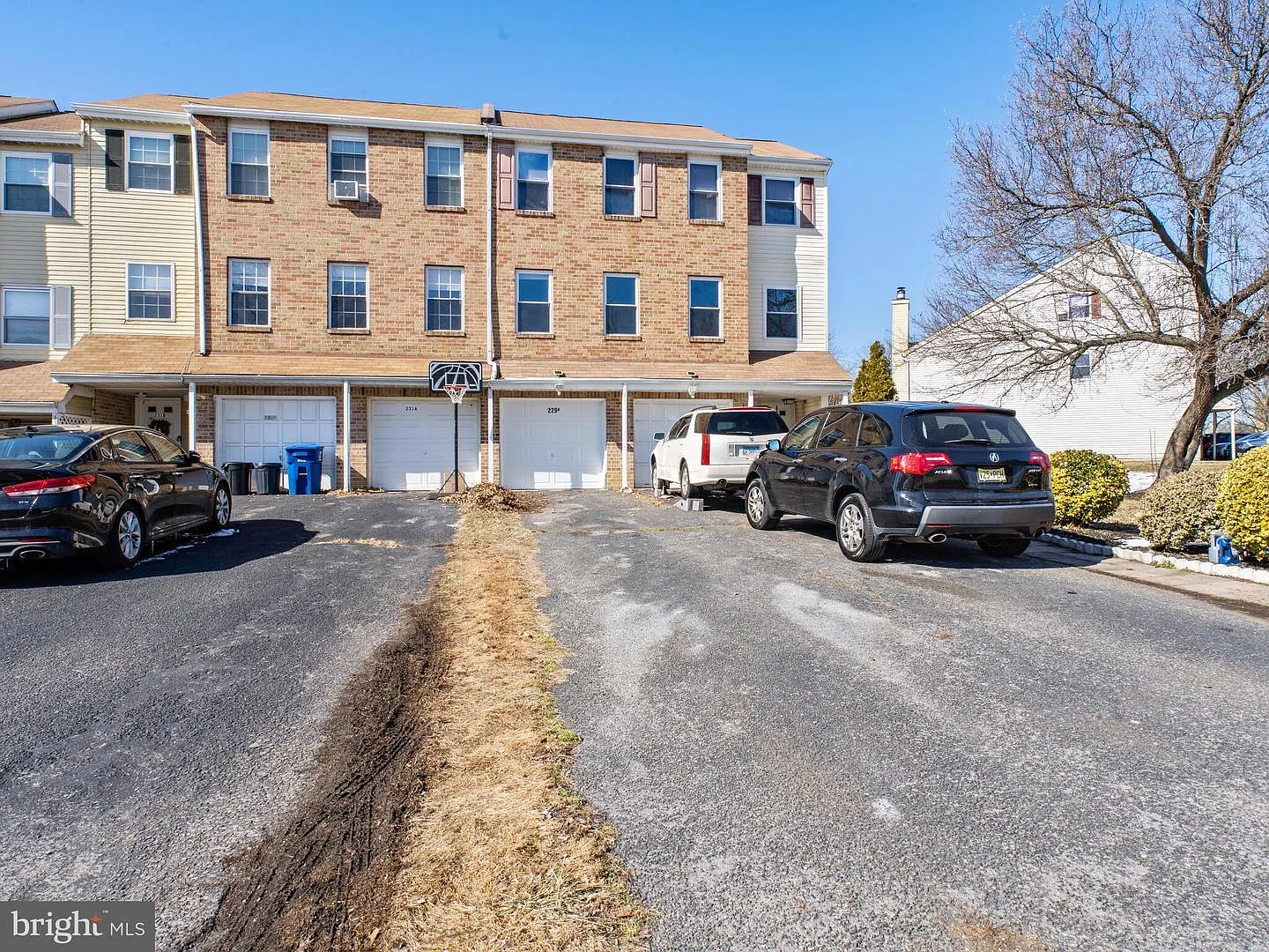 229 Willow Turn photo 1