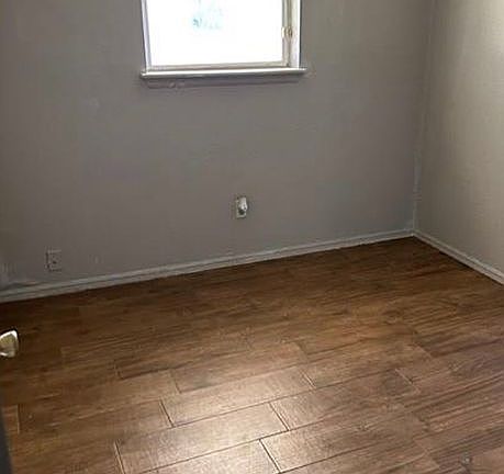 5th image of 3025 Delmar Rd