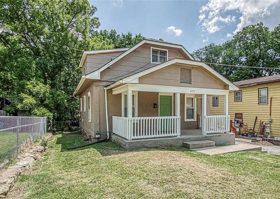 1st image of 8515 Woodland Ave