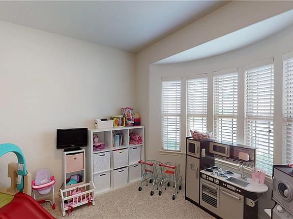 3rd image of 2112 Danibelle Dr