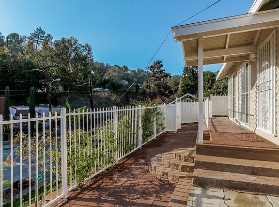 2nd image of 221 W Avenue 45