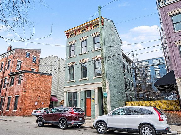 3rd image of 122 W Fifteenth Street