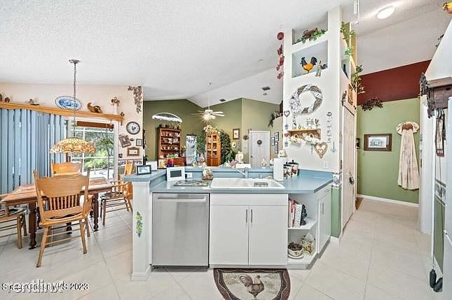 1st image of 3030R Pebble Creek St
