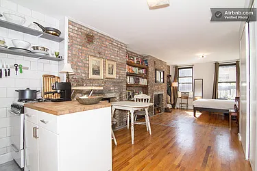 Rented by R New York