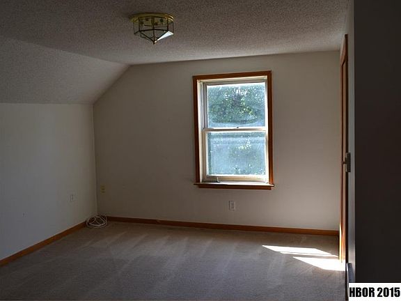 5th image of 107 N Main St
