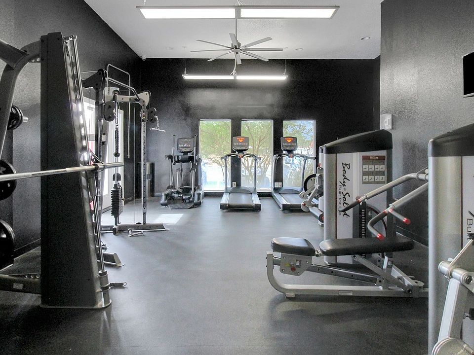 Building Photo 4