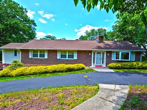 51 Elizabeth Ln, Woodland Park, NJ 07424