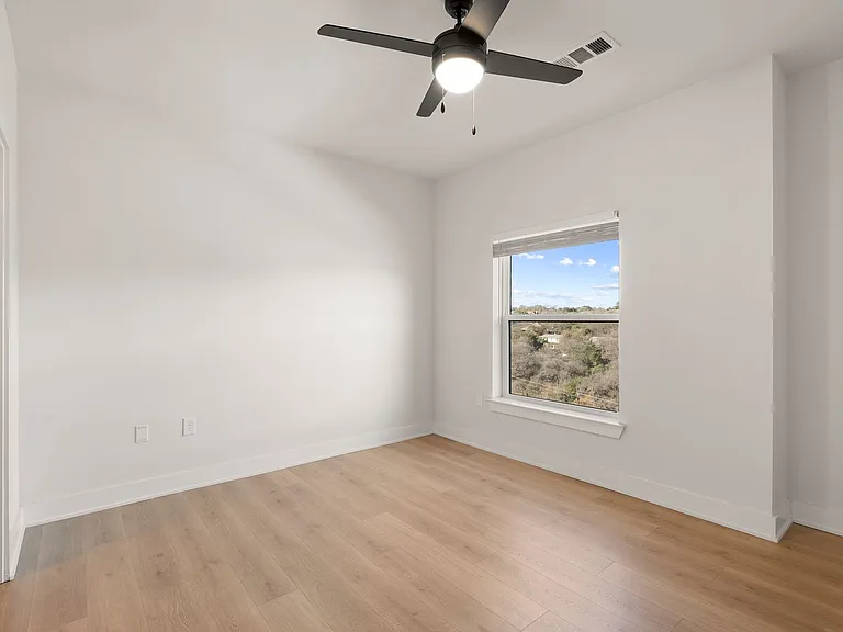 2500 Longview St #511 — Photo 10