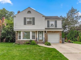 6 Branford Ln, Dearborn, MI 48120