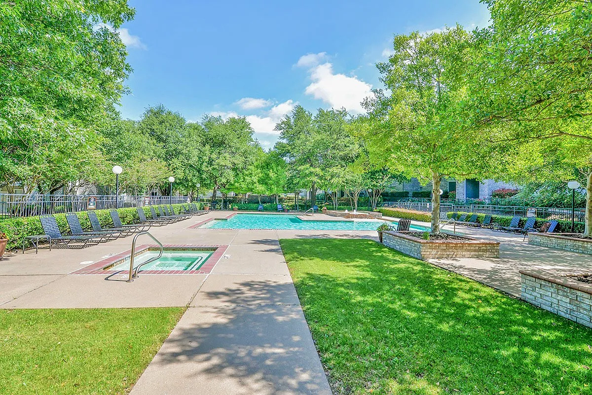 Greyson's Gate Apartments — Photo 3