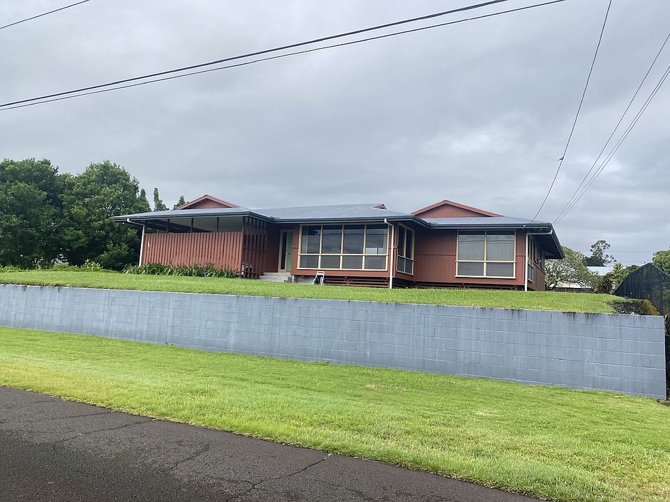 1st image of 300 Naniakea St