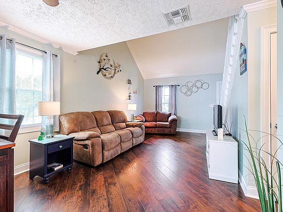3rd image of 114 Partridge Berry Rd.