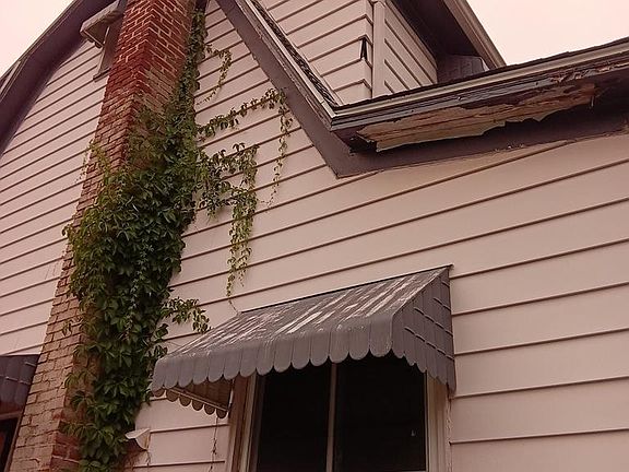 3rd image of 538 Summit Ave