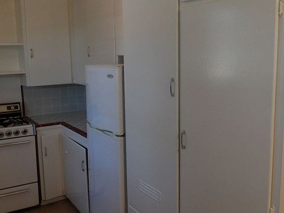 5th image of 383-397 S Orange St #395