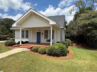 210 W Maple St, Clinton, SC 29325