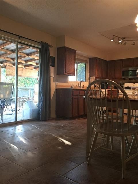 2nd image of 404 Hillside Dr