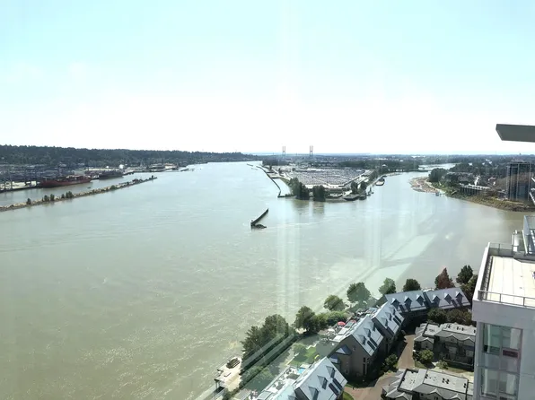 908 Quayside Dr #1905, New Westminster, BC V3M 6G2